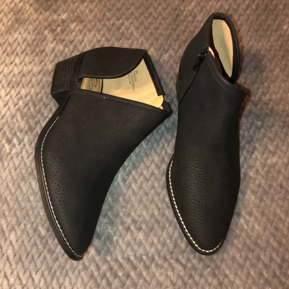 NWOT Black Ankle Shoes - Picture 3 of 7